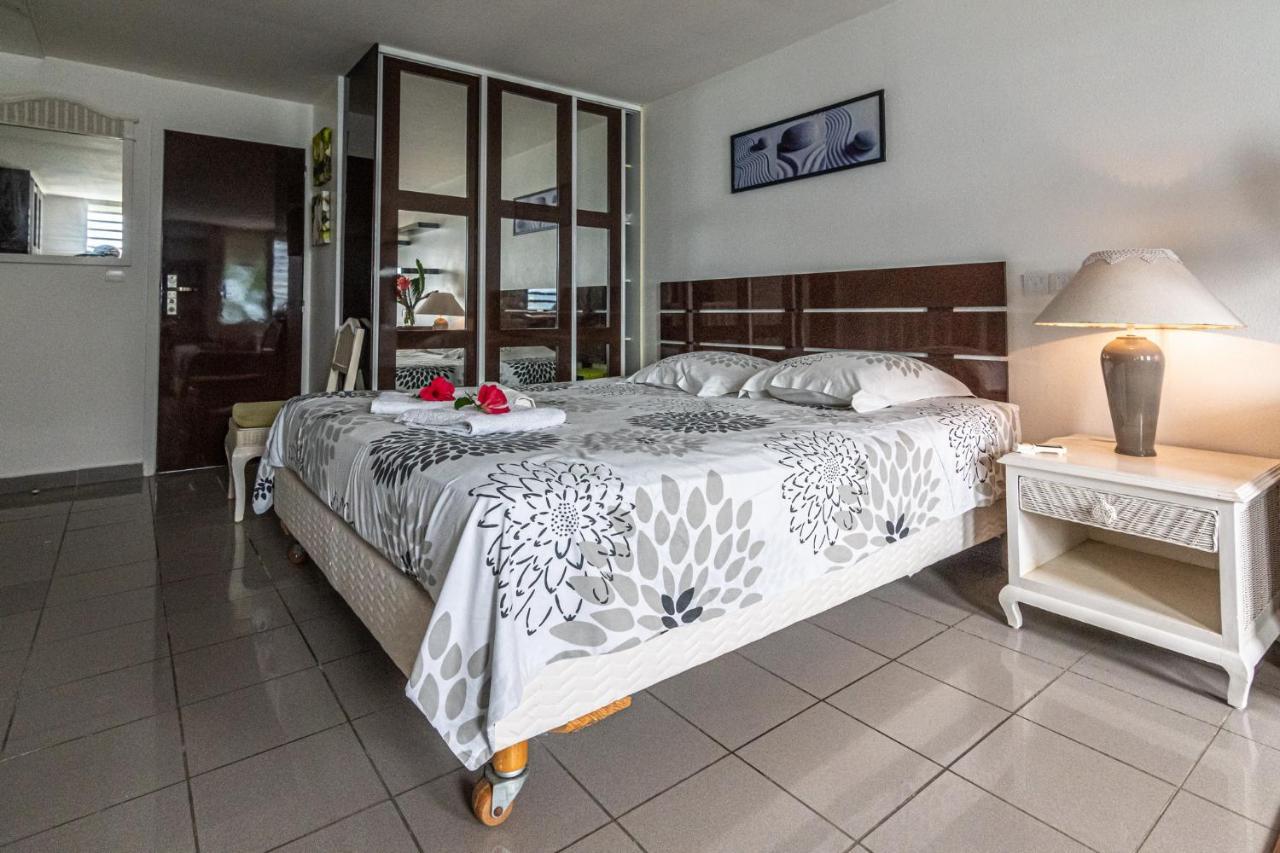 Studio En Duplex , Face A La Mer Le Gosier  Extérieur photo