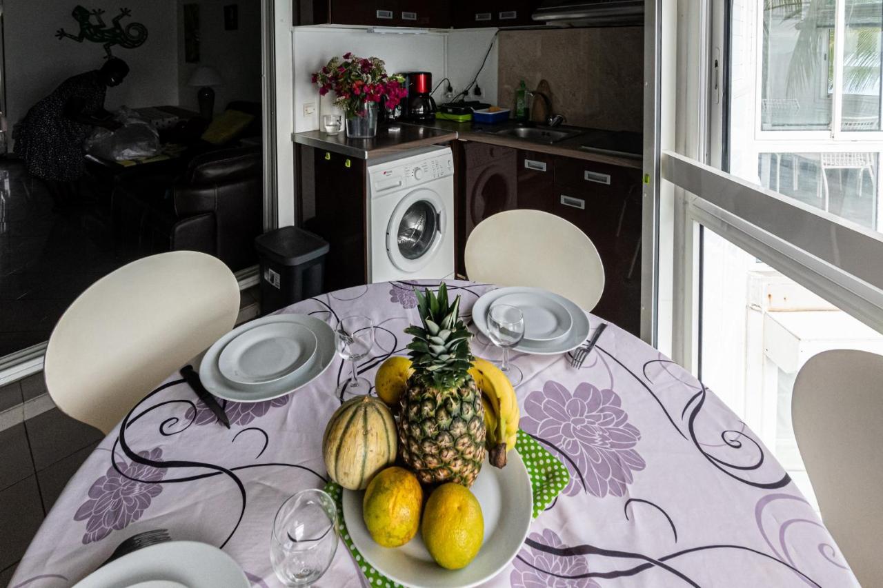 Studio En Duplex , Face A La Mer Le Gosier  Extérieur photo