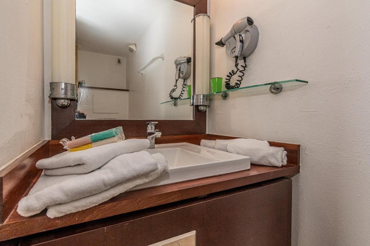 Studio En Duplex , Face A La Mer Le Gosier  Extérieur photo