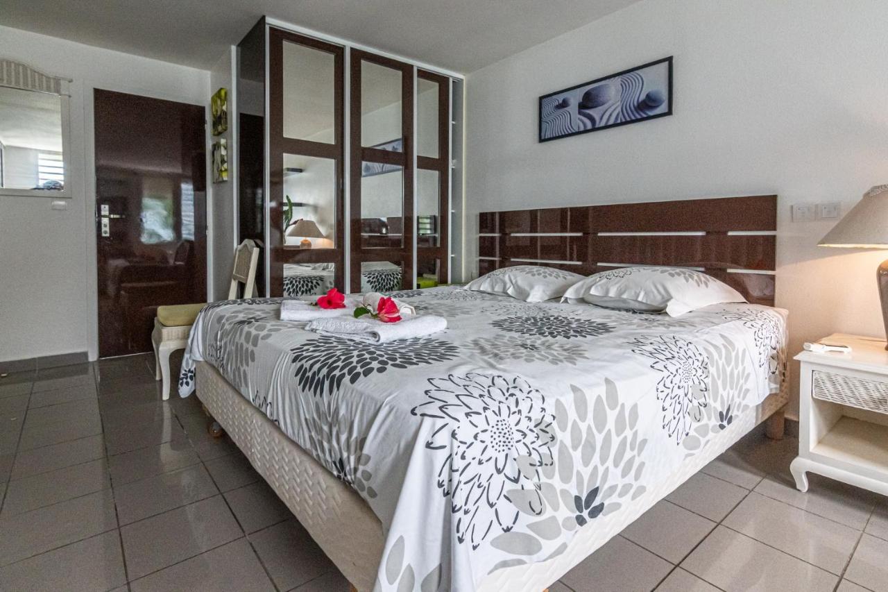 Studio En Duplex , Face A La Mer Le Gosier  Extérieur photo