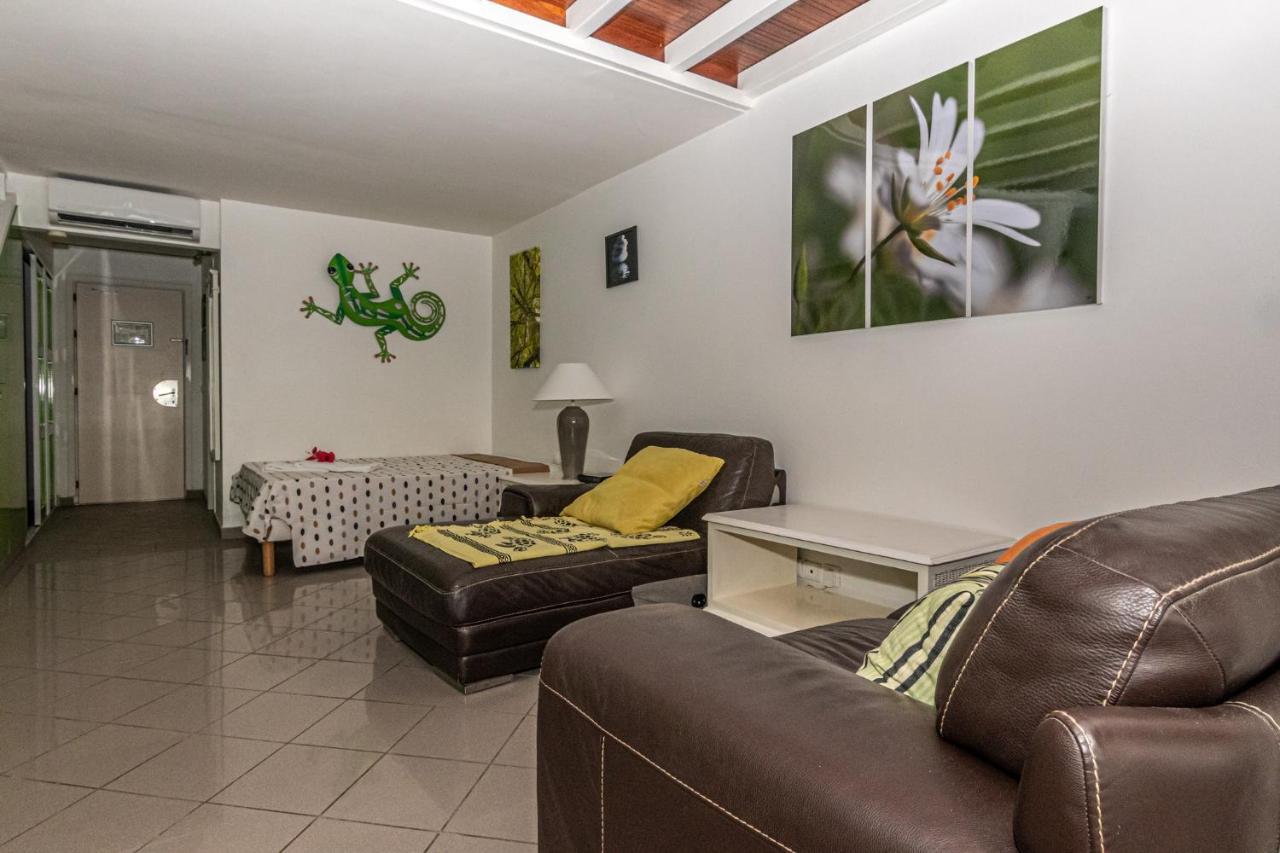 Studio En Duplex , Face A La Mer Le Gosier  Extérieur photo