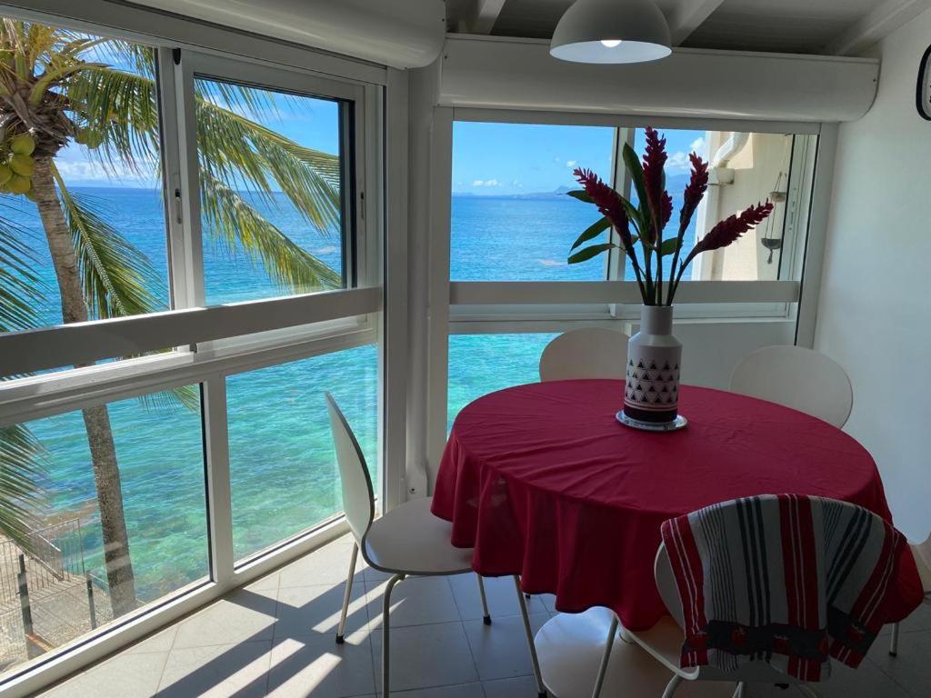 Studio En Duplex , Face A La Mer Le Gosier  Extérieur photo